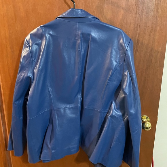 Blue leather jacket - Picture 8 of 11